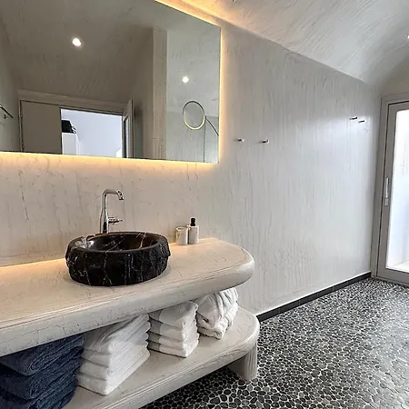 Helionira Villa